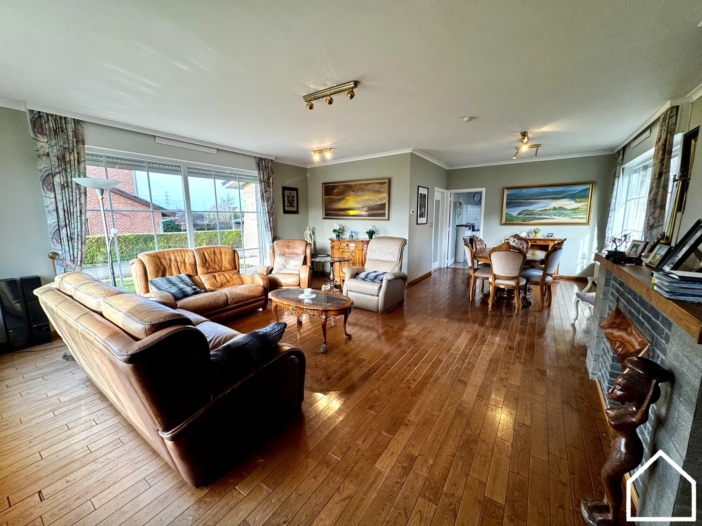 GELIJKVLOERSE WONING MET 3 SLAAPKAMERS EN GARAGE IN RUSTIGE WIJK IN IEPER - foto 4