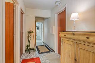 BIEDEN VANAF 449.000,00 EURO.Stap binnen in dit veelzijdige pand, perfect gelegen tussen Dentergem en Aarsele, waar zichtbaarheid en toegankelijkheid...