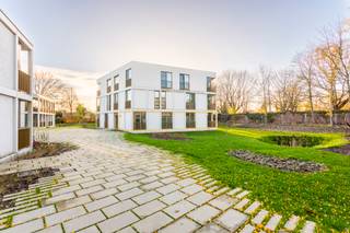 Perfect instapklaar en nieuw appartement in een luxueuze parkresidentie in de gegeerde ‘Eksterlaar’ wijk in Deurne-Zuid.Met alle invalswegen staat...