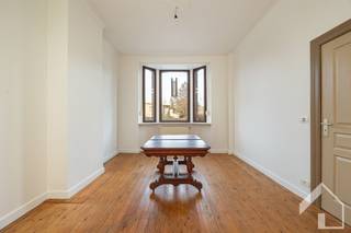 Charmante ééngezinswoning (gerenoveerd in 2004), nabij het centrum van Broechem, met goede aansluiting voor openbaar vervoer en op wandelafstand...