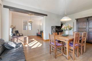 Deze ruime karakterwoning, gelegen aan het rustige Jaagpad te Veurne, biedt een prachtig open zicht op de Duinkerkevaart en bevindt zich...