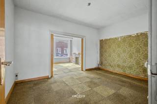 In het centrum van De Klinge bevindt zich deze ruime woning met 3 slaapkamers, garage en een grote tuin. Dit pand biedt heel wat potentieel voor...