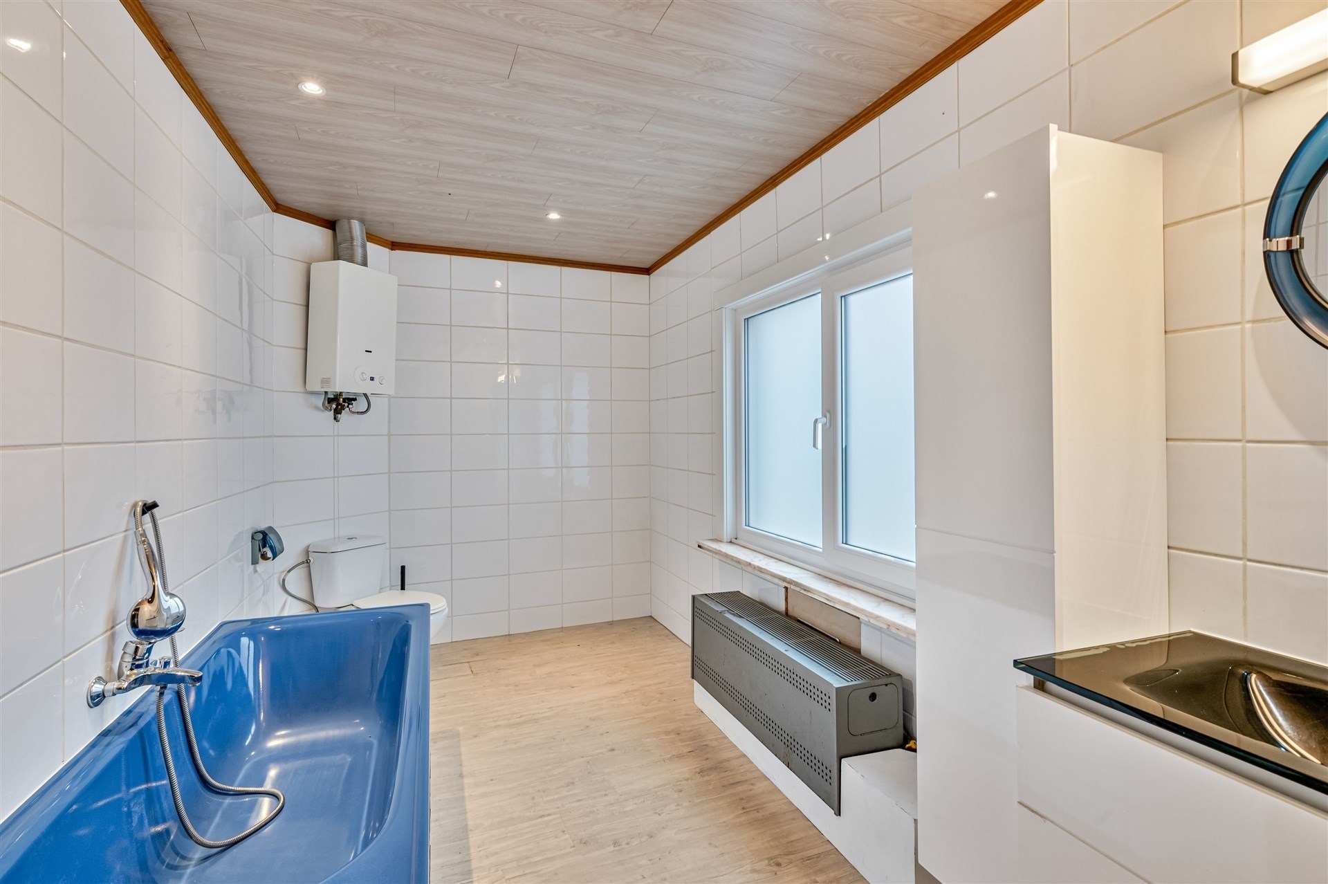 Bijzonder ruime woning met tuin en garage - foto 5