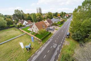 Realiseer jouw droomvilla op deze uitstekende bouwgrond (lot 1) van 627 m², gelegen in de Strandlaan in Sint-Idesbald, een dorp dat bekend staat...