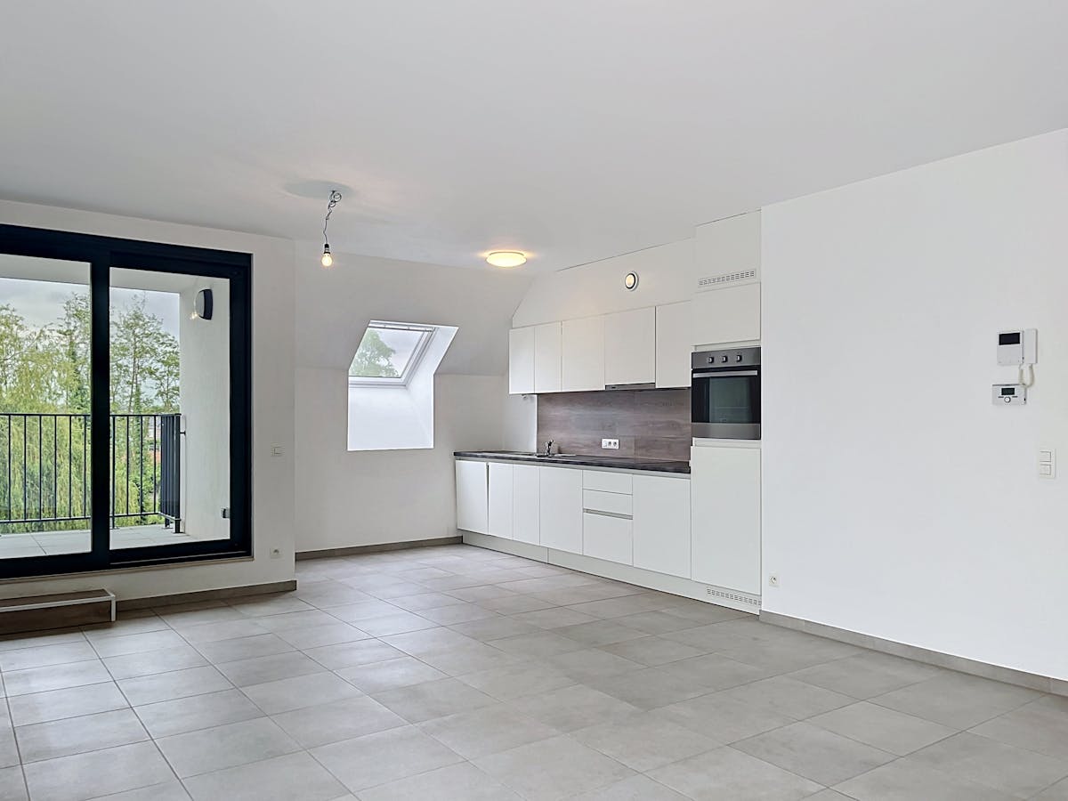 Appartement récent avec place de parking et terrasse à Poperinge - photo 3