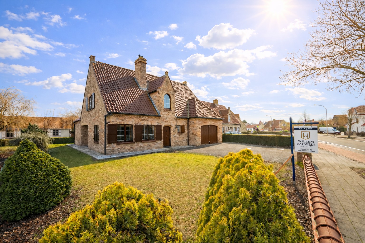 Grote alleenstaande villa te Dudzele - foto 1