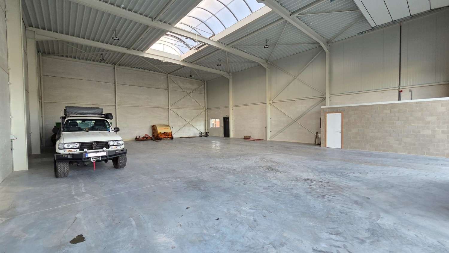 Moderne nieuwbouw bedrijfshal (320m²) te BREE - foto 5