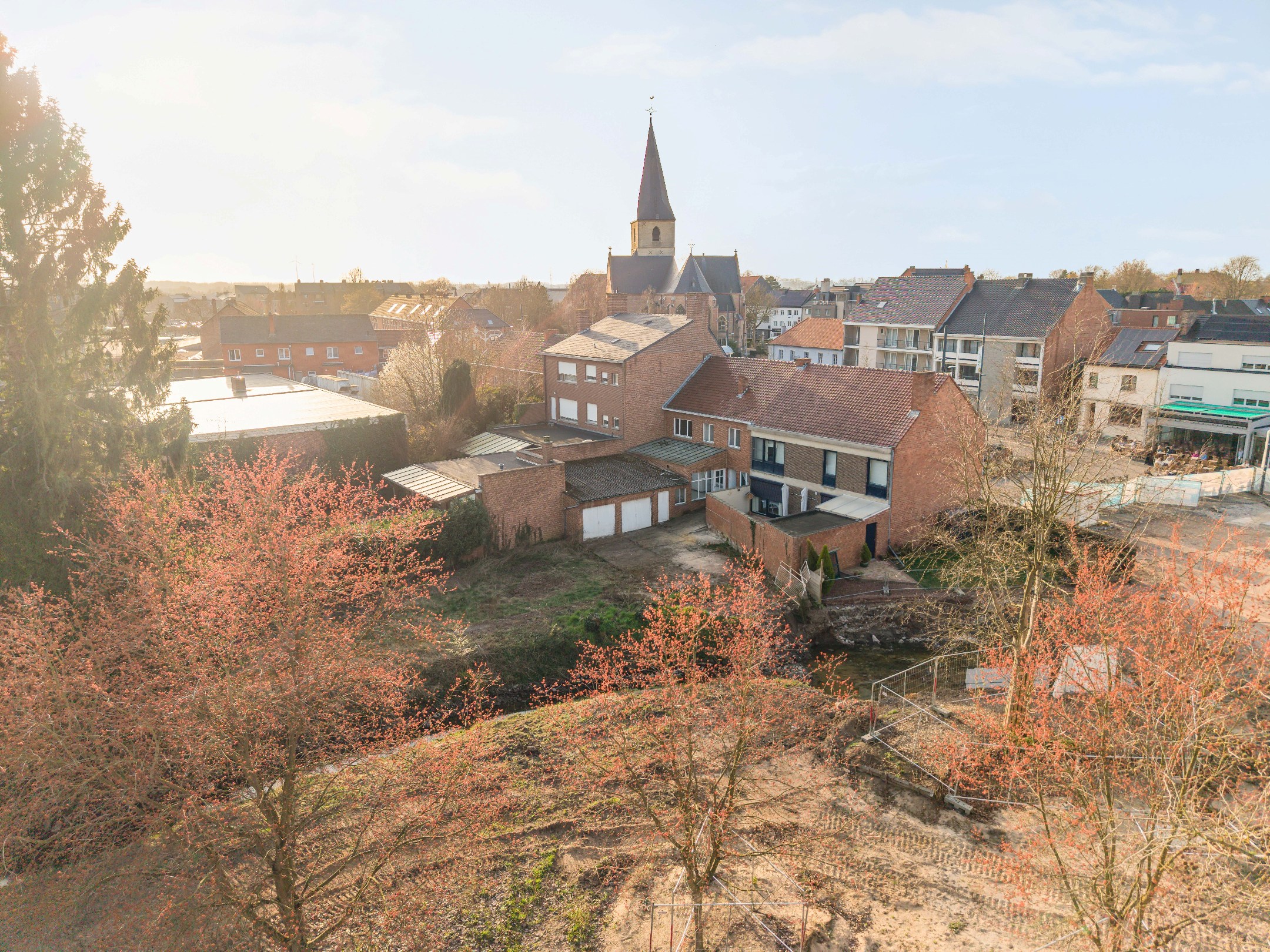 Te renoveren ruime woning met veel potentieel op een terrein van 859m2 te Alken centrum. - foto 5