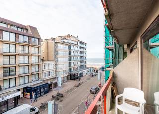 Appartement deux chambres agréable et ensoleillé avec vue latérale sur la mer, situé dans le centre de St-Idesbald. L'appartement se trouve...