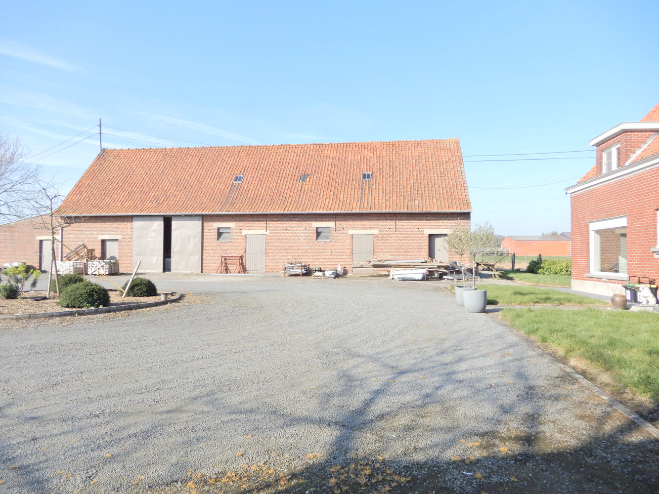 Alleenstaande woning met bijgebouwen te Meulebeke/Tielt. - foto 3