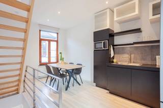 Looking for a cozy city home with everything within easy reach? This charming house combines comfort, a central location, and a bright,...