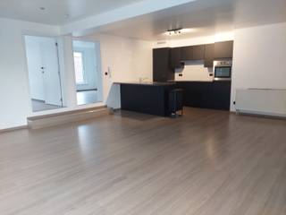 In het hartje van Maldegem vind je dit prachtig gerenoveerde appartement met 3 slaapkamers, een EPC-score B en een aangenaam zonnig terras.Bovendien...