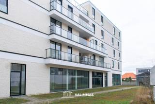 VALIMMAS verhuurt in het centrum van Asse dit rustig gelegen en bijzonder energiezuinige hoekappartement met mooi terras, kelder en...