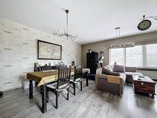 Dit appartement te huur bevindt zich op een rustige, doch centrale ligging in Merksem aan de Patrijsstraat vlakbij alle belangrijke...