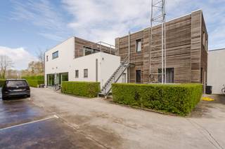 Opbrengsteigendom te koop in Kortrijk voor investeerders die op zoek zijn naar diversificatie en stabiele inkomsten. Deze opbrengsteigendom te...