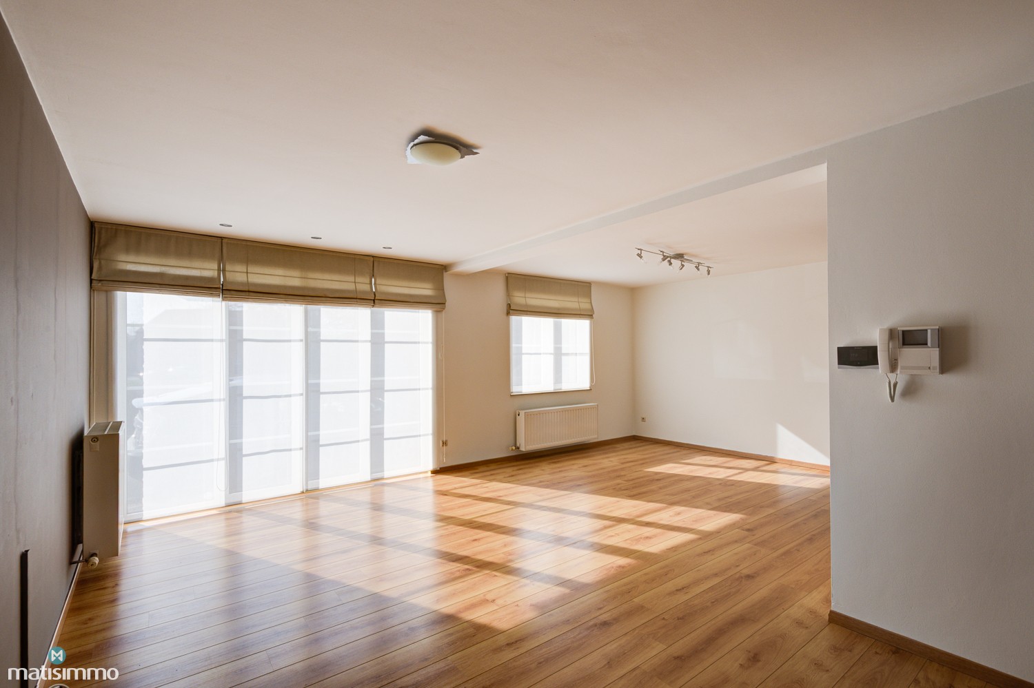 VERZORGD INSTAPKLAAR APPARTEMENT MET 2 SLAAPKAMERS EN RUIM TERRAS TE MUNSTERBILZEN - foto 5