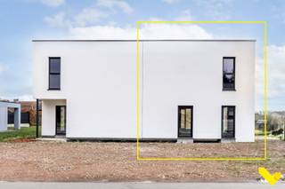 <p><strong>Rustig gelegen BEN-woning met 3 slaapkamers</strong></p>
<p>Deze woning worden instapklaar opgeleverd. U kan de woning nog volledig afwerken naar eigen wensen conform het lastenboek. Inclusief de verkoopprijs zijn budgetten voorzien voor de keuken, badkamer, vloeren en binnendeuren.</p>
<p><strong>Algemene info:<br /></strong>- Bewoonbare oppervlakte van 153 m²<br />- E-peil 10 of lager<br />- Lucht-waterwarmtepomp<br />- Ventilatiesysteem type D<br />- 4.400 Wp zonnepanelen<br />- Regenwaterrecuperatie van 5.000 liter (aangesloten op beide toiletten, wasmachine en buitenkraan)</p>
<p><strong>Indeling van de woning:<br /></strong>- Inkomhal met gastentoilet<br />- Lichtrijke leefruimte met open keuken<br />- Berging met aansluiting voor wasmachine<br />- Drie ruime slaapkamers (masterbedroom met ensuite dressing)<br />- Badkamer met apart toilet en extra berging.</p>
<p>Dankzij de rustige kindvriendelijke, maar centrale ligging in Oostham zijn het centrum van Olmen, Leopoldsburg, Beringen en Tessenderlo vlot bereikbaar, evenals de oprit van de E313.</p>
<p><strong><span>Prijsinformatie:<br /></span></strong><span>De geadverteerde prijs is <strong>exclusief btw en kosten. </strong></span><span>De geadverteerde prijs <strong>inclusief 21% btw, </strong>registratierechten op het grondaandeel en aansluitingskosten maar <strong>exclusief</strong> notariskosten bedraagt <strong>428.500 euro</strong>.</span></p>
<p>Heeft u interesse? Maak dan snel uw afspraak via 013 66 62 08 of via info@immovl.be.</p>