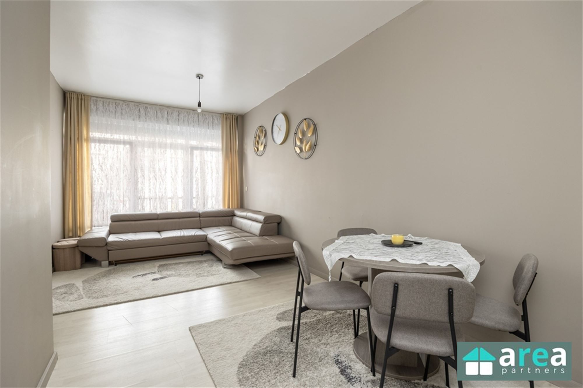 Charmante woning met 2 slaapkamers in bruisende buurt! - foto 3