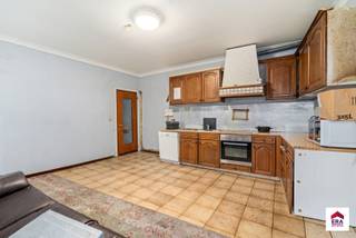 Ben je op zoek naar een ruim en volledig verhuurd appartement met 5 kamers in het centrum van Aalst? Gevonden!Dit opbrengstgericht appartement is...