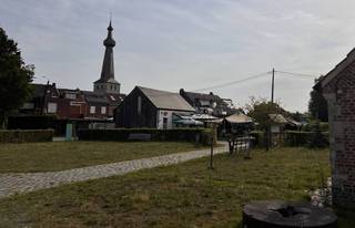 Votre activité hôtelière chez - taverne/brasserie- actuellement loué- extension d'une table basse ou d'une salle de fête- monument historique...