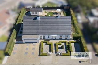 CONTACT Jeroen Vandormael: jeroen@vastgoedvalkenborgh.be Gelegen in een bijzonder rustige en gegeerde woonomgeving te Hasselt, op een steenworp van...