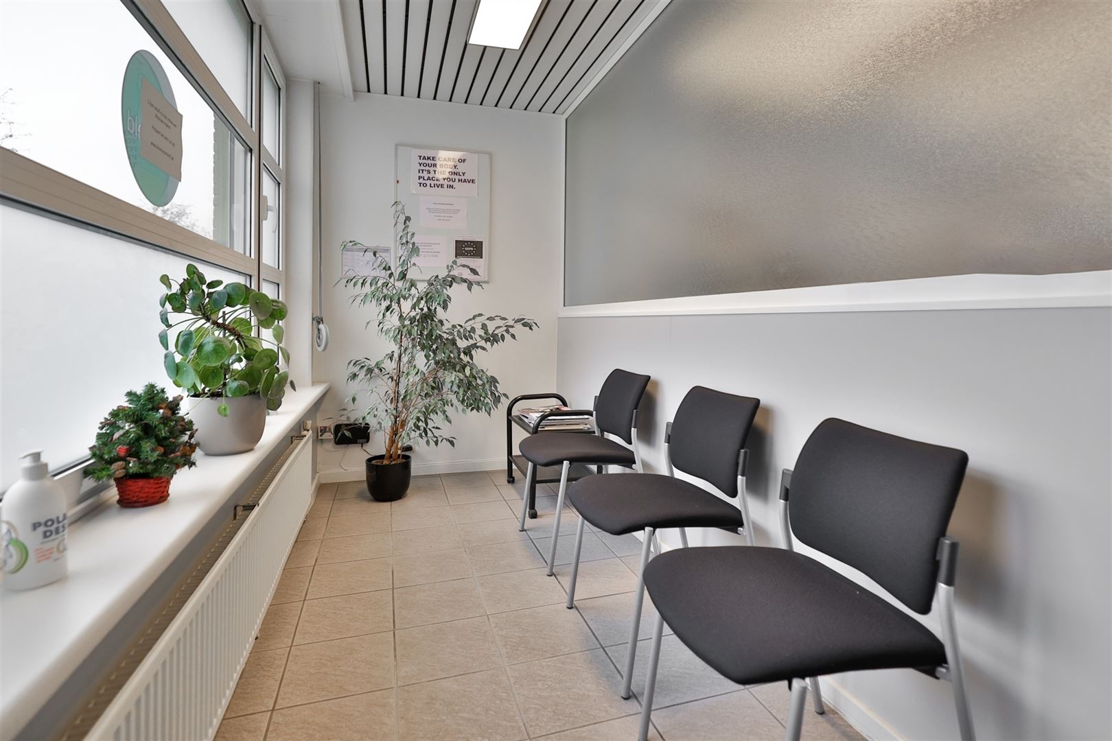 Praktijkruimte vrij beroep van 120 m² - Modulair - Omvorming tot appartement mogelijk - foto 2