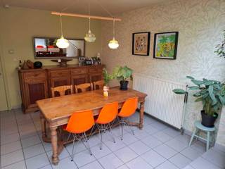 Erg charmante woning bestaande uit: inkomhal, apart toilet, lichtrijke leefruimte, ingerichte keuken, nachthal, 3 slaapkamers, badkamer met...