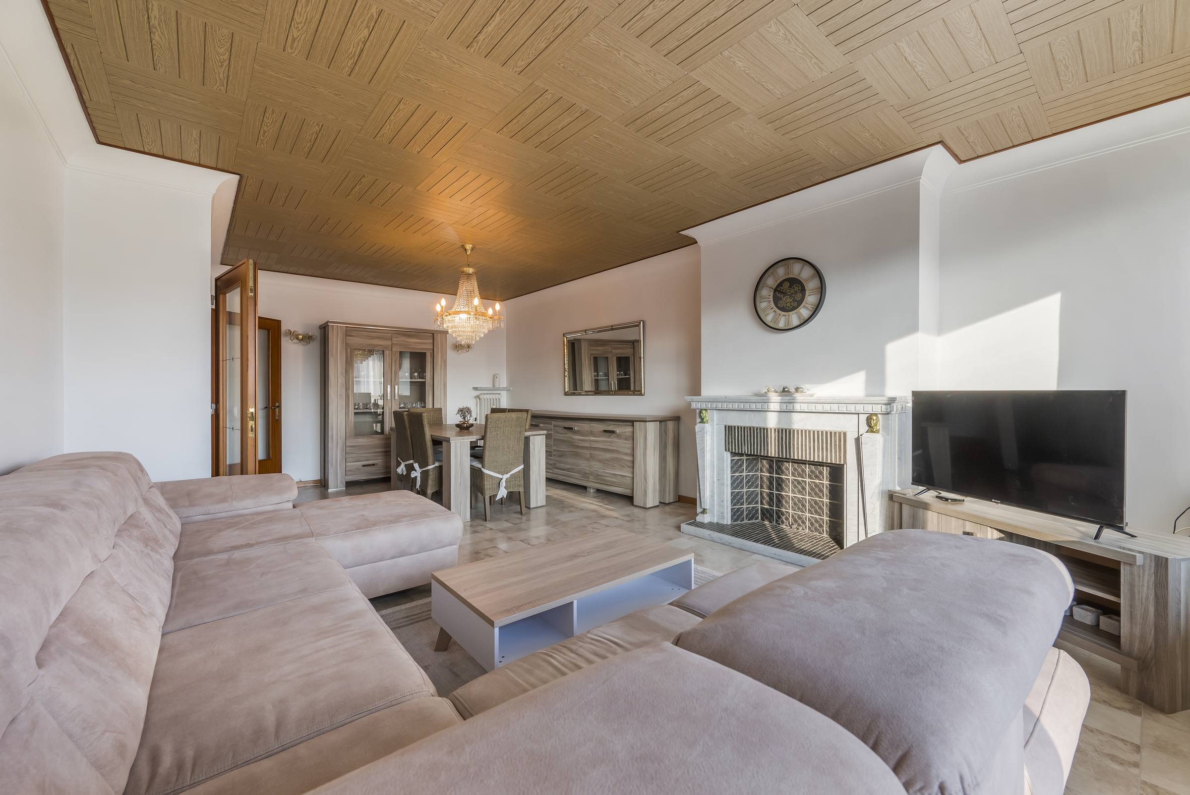 Ruim en lichtrijk 2 slaapkamer appartement nabij invalswegen - foto 2