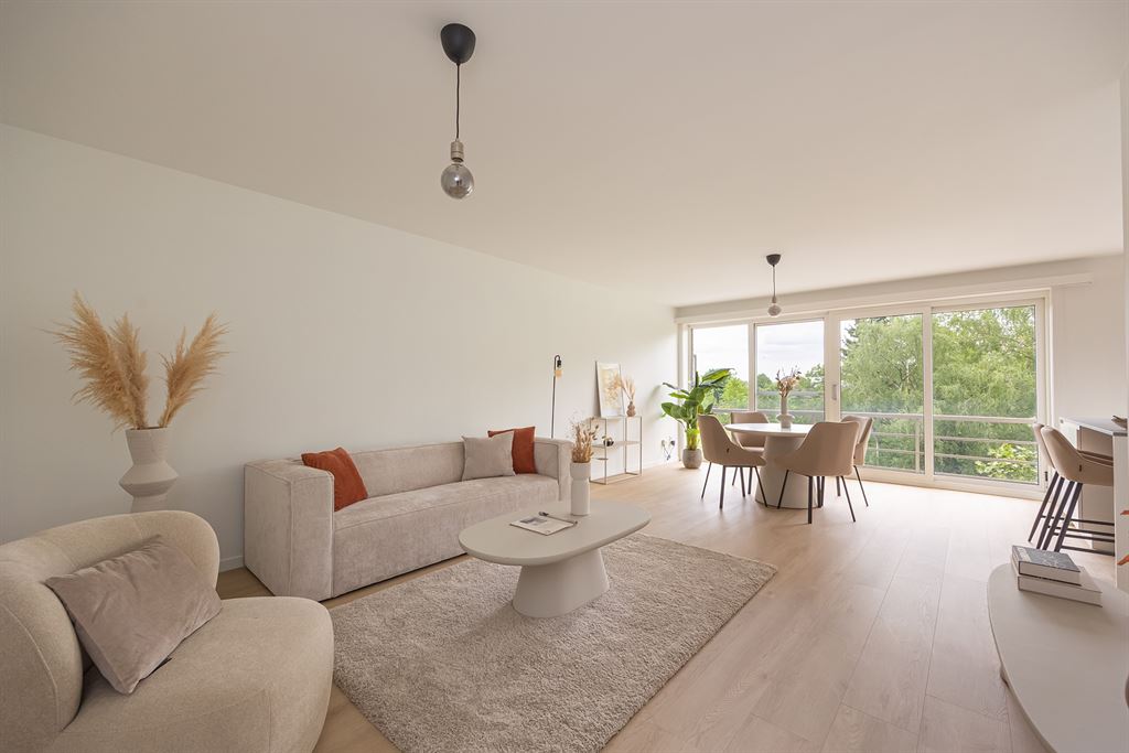 Ruim gerenoveerd appartement met groen zicht en parkeerplaats - foto 1