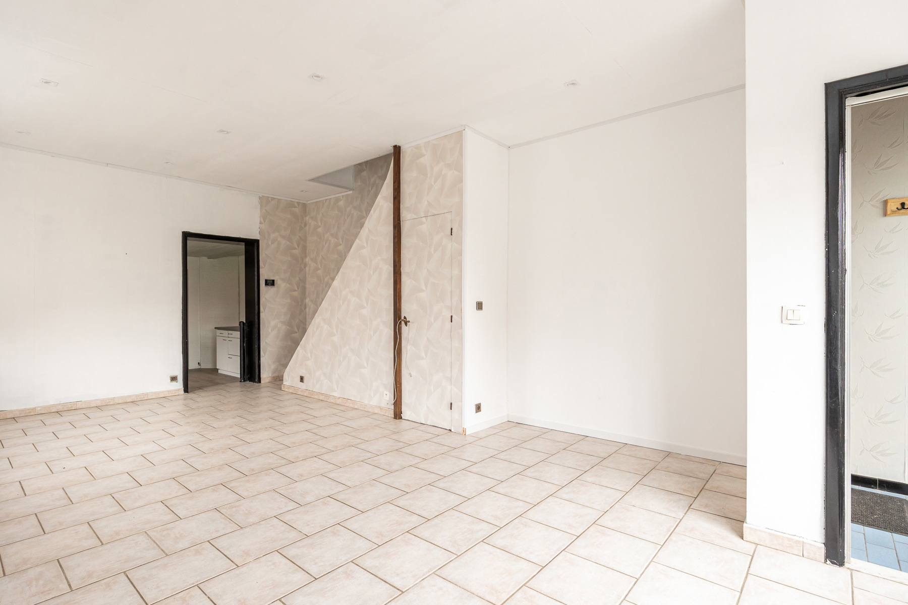 Woning met 3 slpk, grote tuin en dubbele garage - foto 5