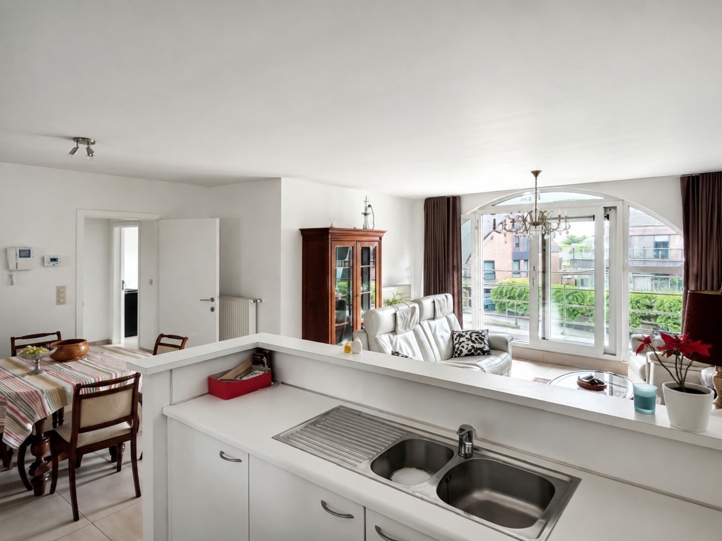 Ruim appartement met zonnig terras in het centrum van Sleidinge - foto 5