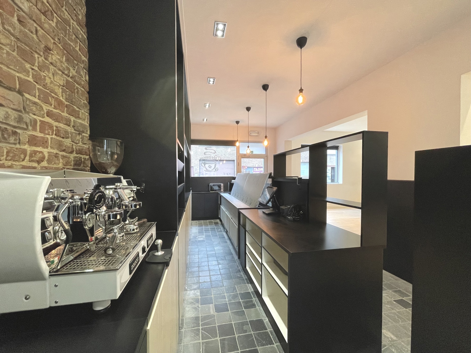 Handelspand met woonst op commerciële ligging! - foto 4