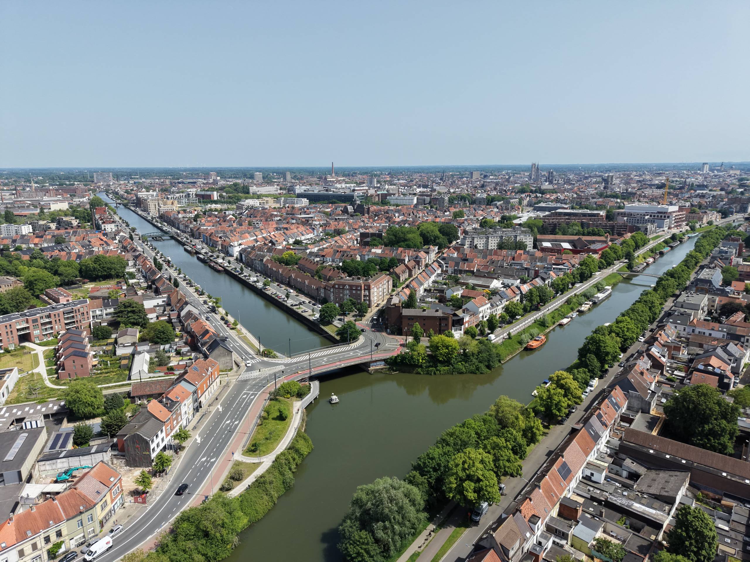 Opbrengsteigendom met magazijn en twee appartementen nabij Gent - photo 5