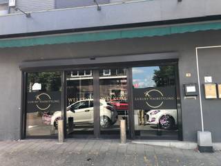 In het toeristische grensdorp "Meersel-Dreef" gelegen : verzorgde WINKELRUIMTE of KANTOORRUIMTE.Indeling :WINKEL- of KANTOORRUIMTE : 100,00 m² :...