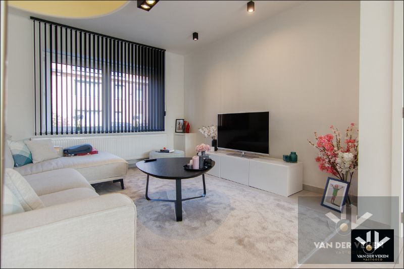 Volledig gerenoveerde en instapklare woning met gezellige stadstuin - foto 4