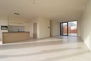 Prachtig ruim nieuwbouwappartement in hartje Ardooie.Het appartement bevindt zich op de tweede verdieping in de stijlvolle residentie Parkzicht...