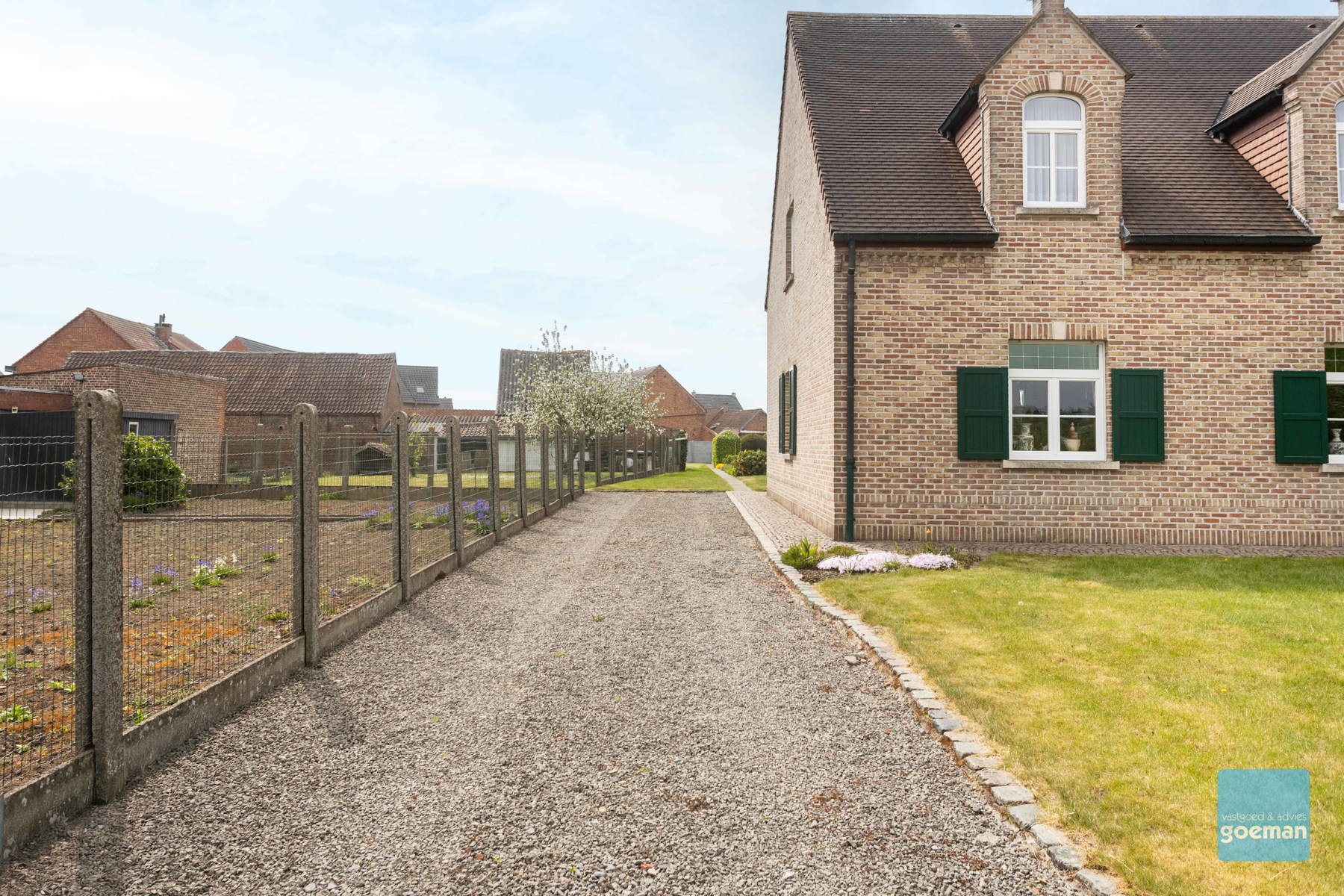 Zeer ruime villa met garage en grote tuin te Dendermonde. - foto 5