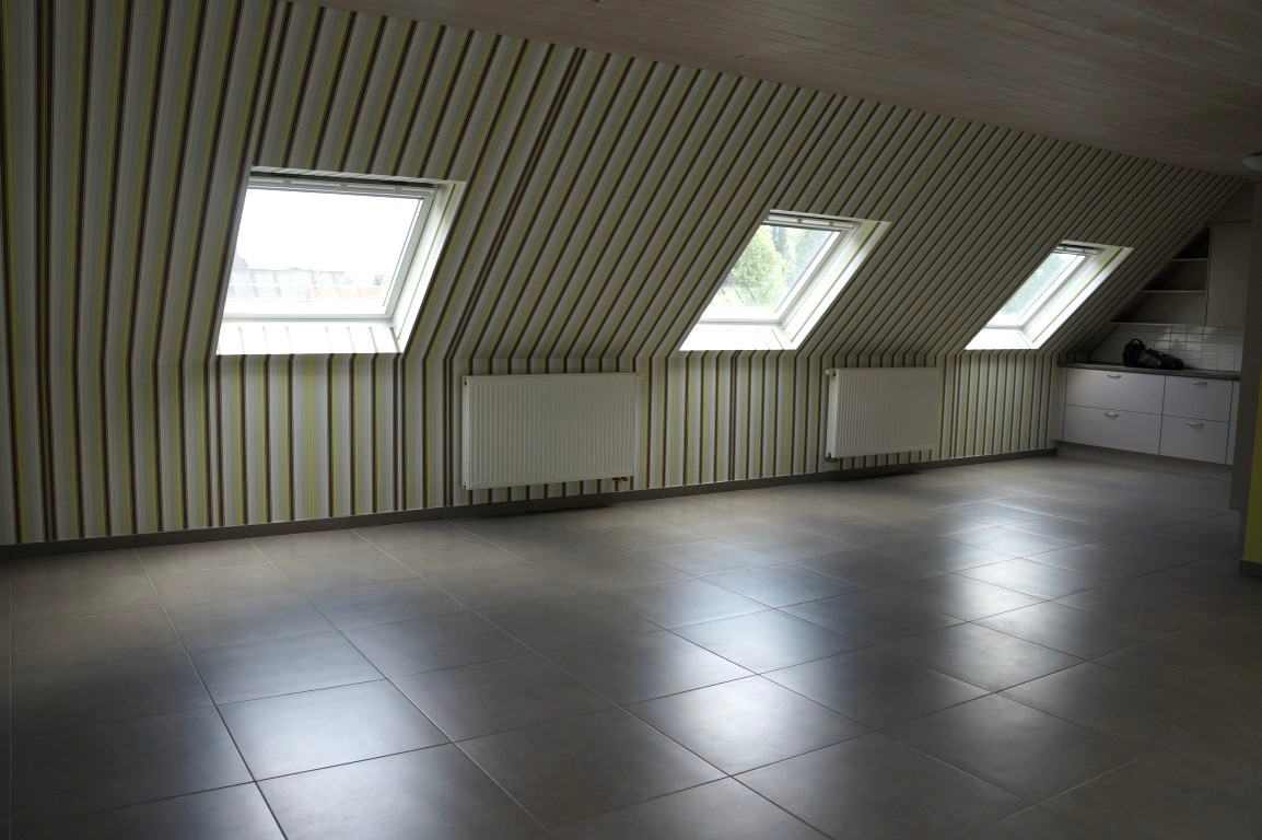 Recent ruim appartement met terras en parkeerplaats, centrum Gistel - foto 4