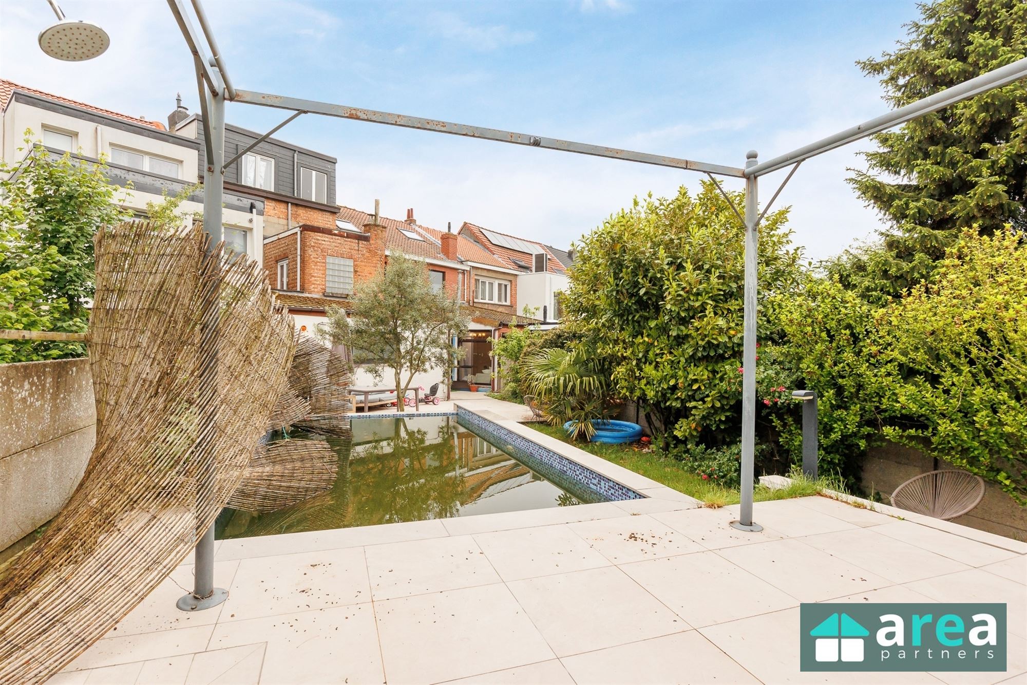 Instapklare woning met 5 slpk en zwembad! - foto 5