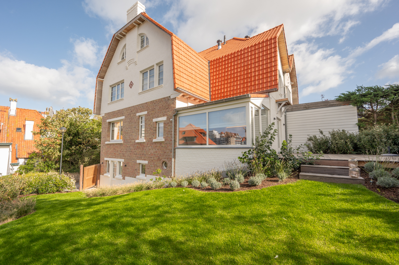 Exclusive semi-detached villa with sea view located on the beautiful Stübbenpark - photo 1
