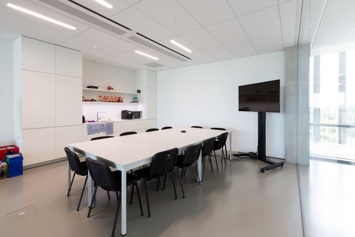 Exclusieve kantoorruimte op het Skyline Park Izegem - foto 4