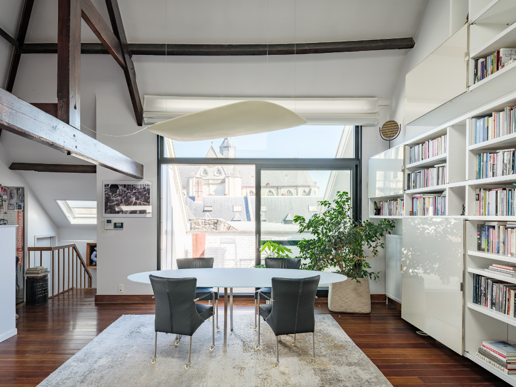 Karaktervol appartement (213 m²) op een gegeerde centrumlocatie - photo 2