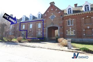Gelegen in een uitzonderlijke omgeving, in het hart van een historische hoevekasteel, biedt dit appartement met 2 slaapkamers u een...