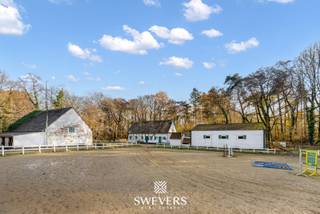 Voor uitgebreide info en foto’s, surf naar www.SWEVERS.be! – Op zoek naar een exceptioneel pand om weldra te starten met een uniek project of om...