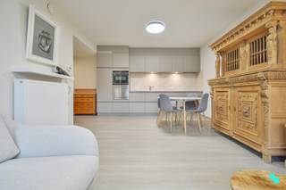 Deze assistentieflat op de eerste verdieping, geschikt voor twee personen, vormt een combinatie van zelfstandig wonen en zorg op maat. Het...