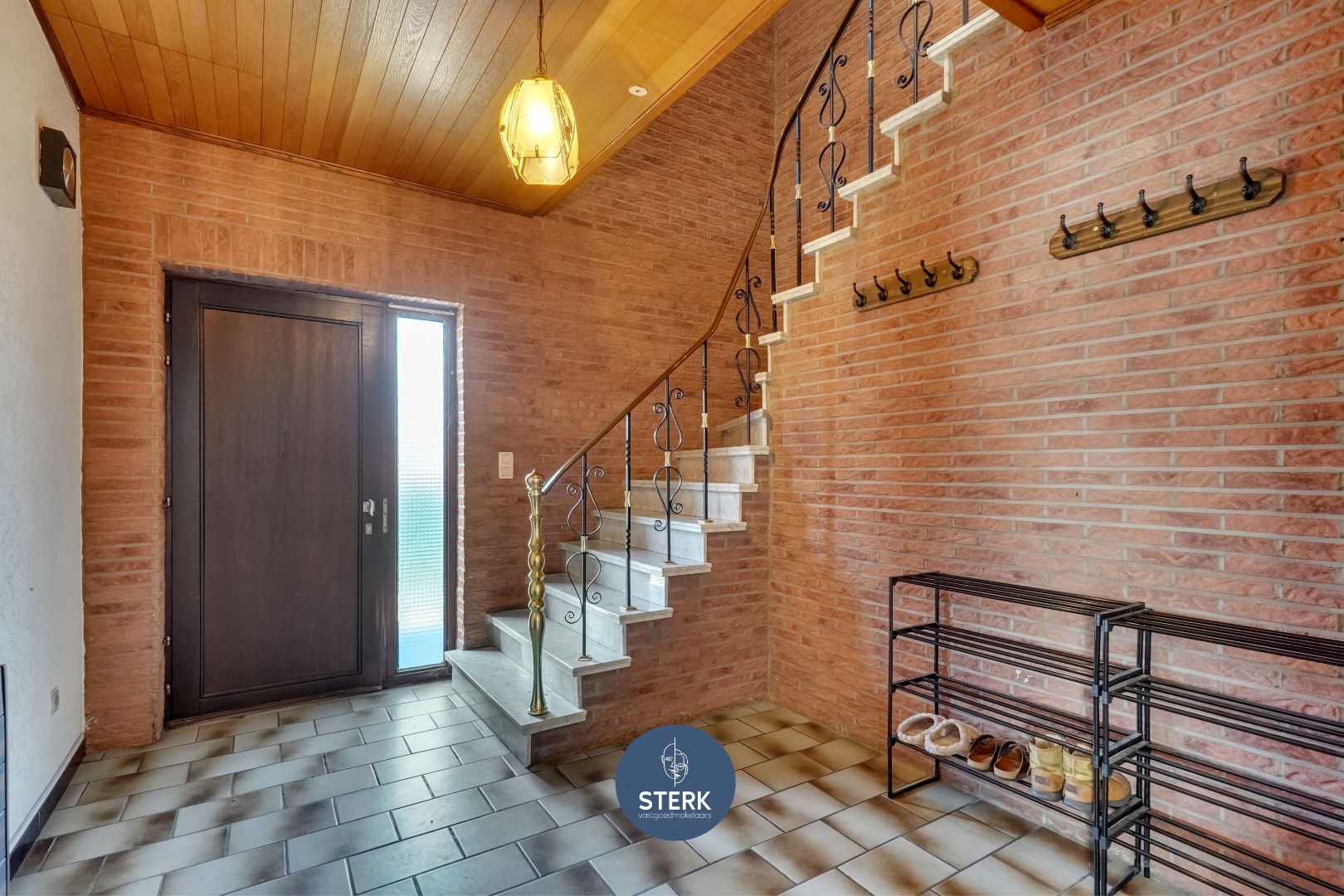 OP TE KNAPPEN GEZINSWONING (206 M²) MET VEEL POTENTIEEL TE LANAKEN ! - foto 5