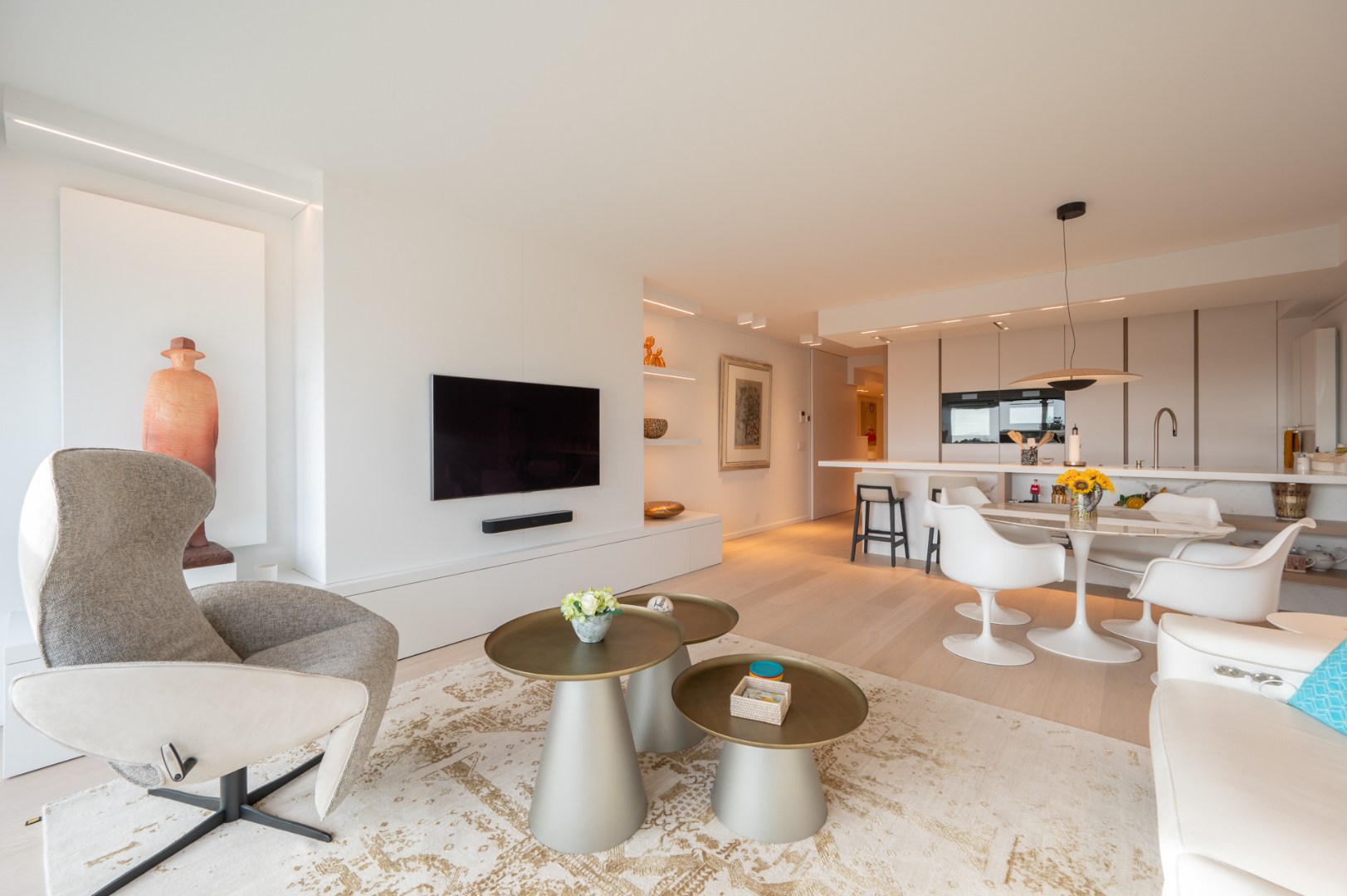 Emplacement de premier choix au Zoute : appartement rénové entre la place Albert et la place du Triangle. - photo 3