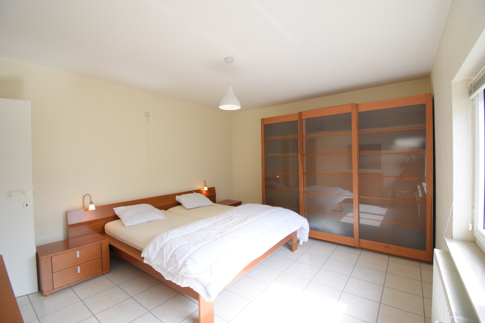 Verrassend groot appartement met zicht op het mooie E. Dermautpark. - foto 5