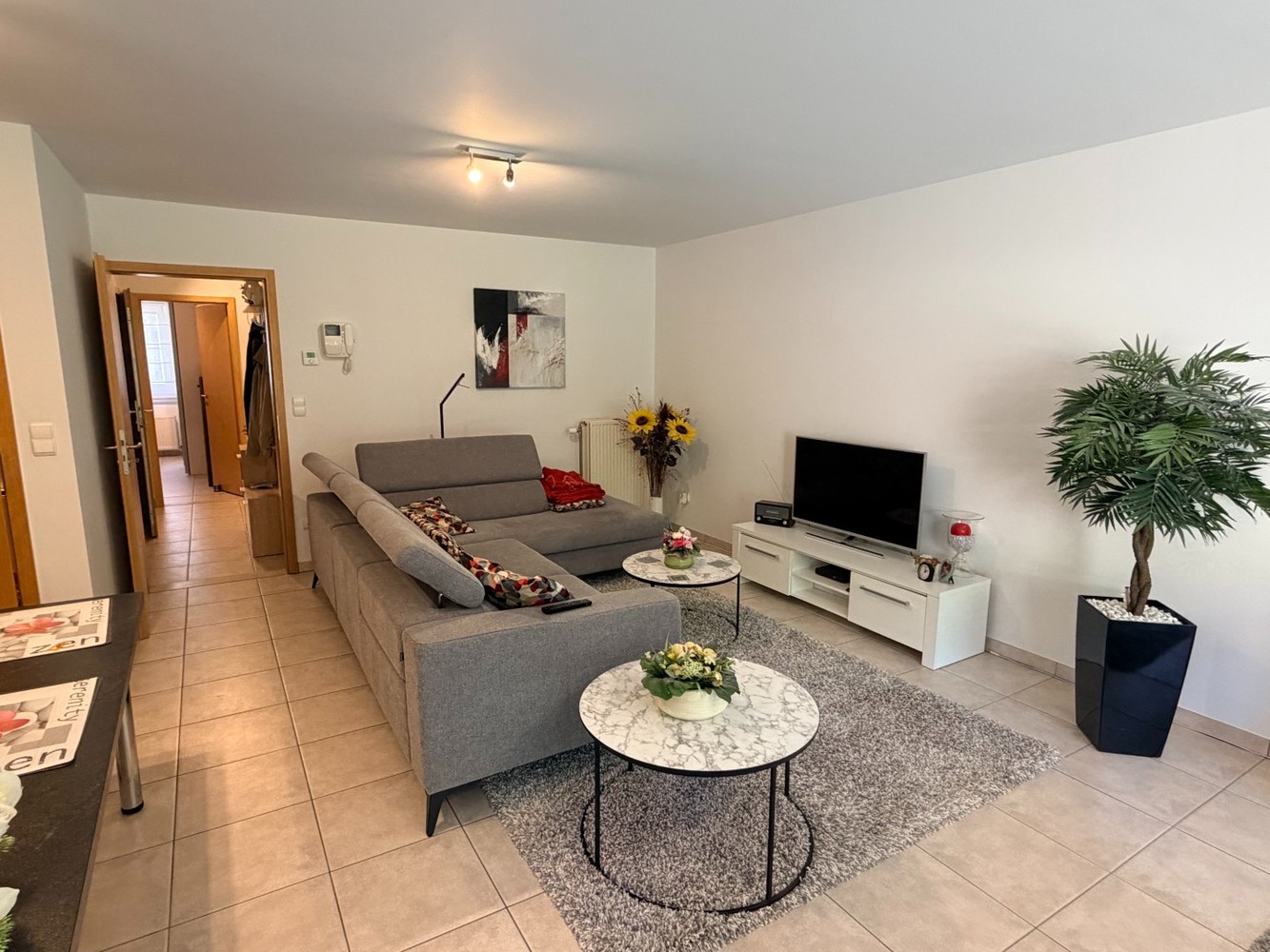 Rustig en uitstekend gelegen 2-slaapkamerappartement met groot terras EN garagebox - foto 4