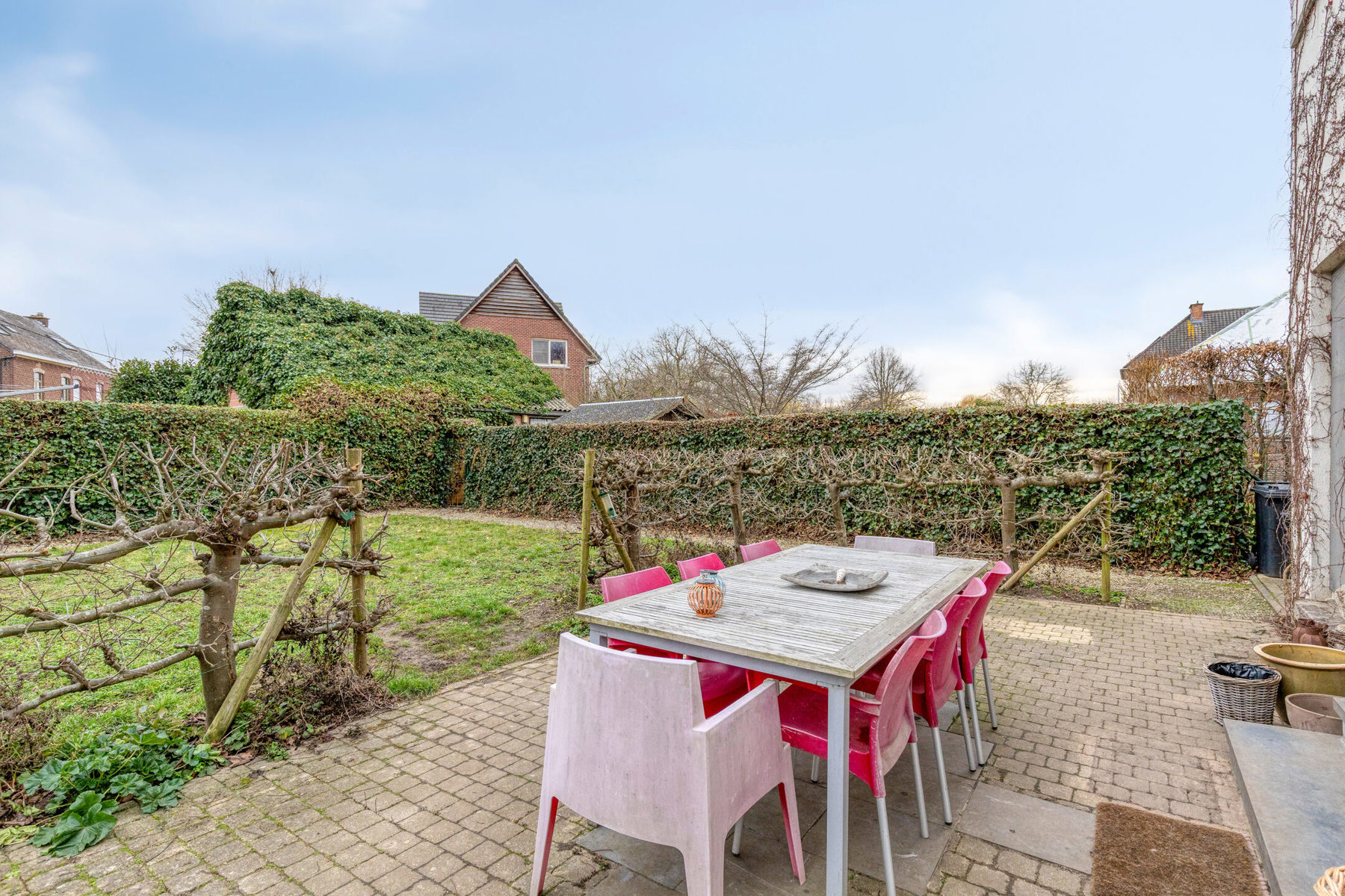 Charmant herenhuis met prachtige tuin en 2 garages! - foto 4